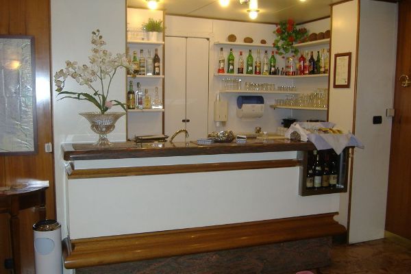 Hotel Mayorca (Milan)